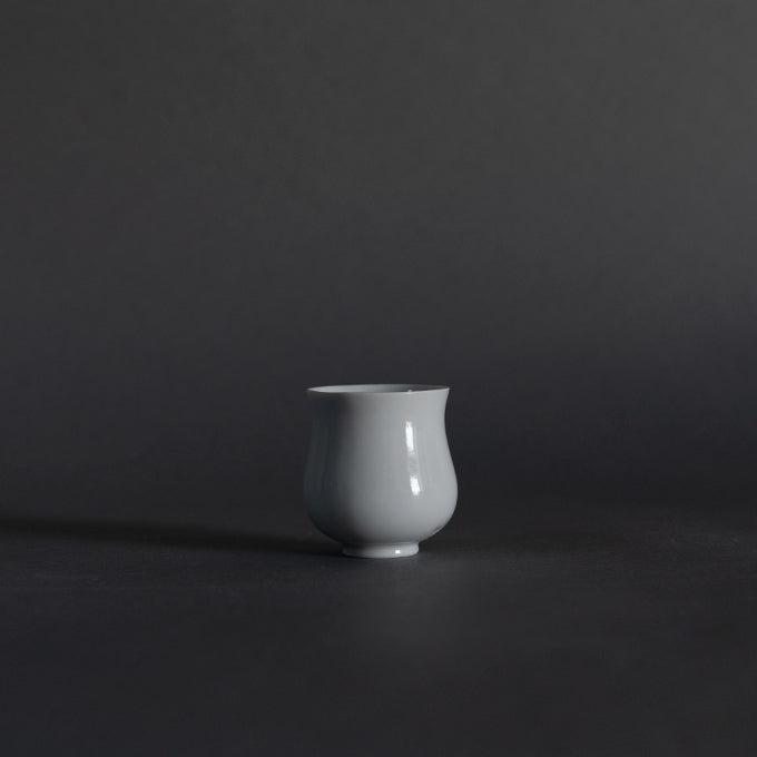 ♦白磁盃 陽刻雷紋様 盃 杯 猪口 古美術品 酒器 酒杯 骨董品 コレクション ♢白磁盃 陽刻雷紋様 盃 杯 猪口 古美術品 酒器 酒杯 骨董